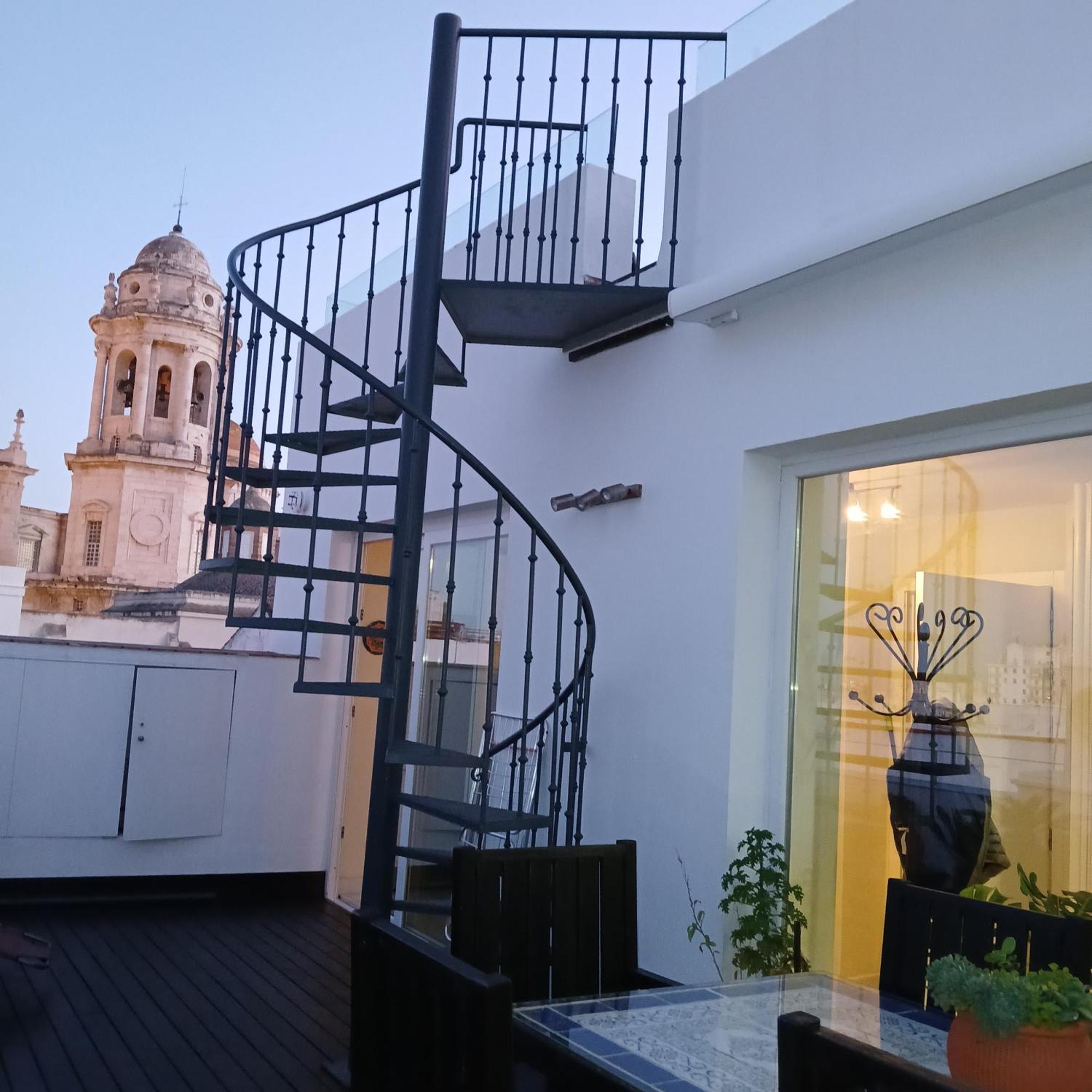 ***** Attic With Impressive Views And Jacuzzi Apartment Cadiz Exterior photo